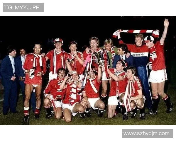 黑白混血足球球星：跨越种族界限的运动传奇与不朽辉煌